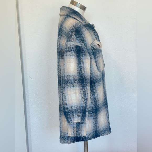 BAGATELLE Collection Plaid Brushed Shacket Womens Small Oversized Fuzzy Blue - Picture 5 of 15
